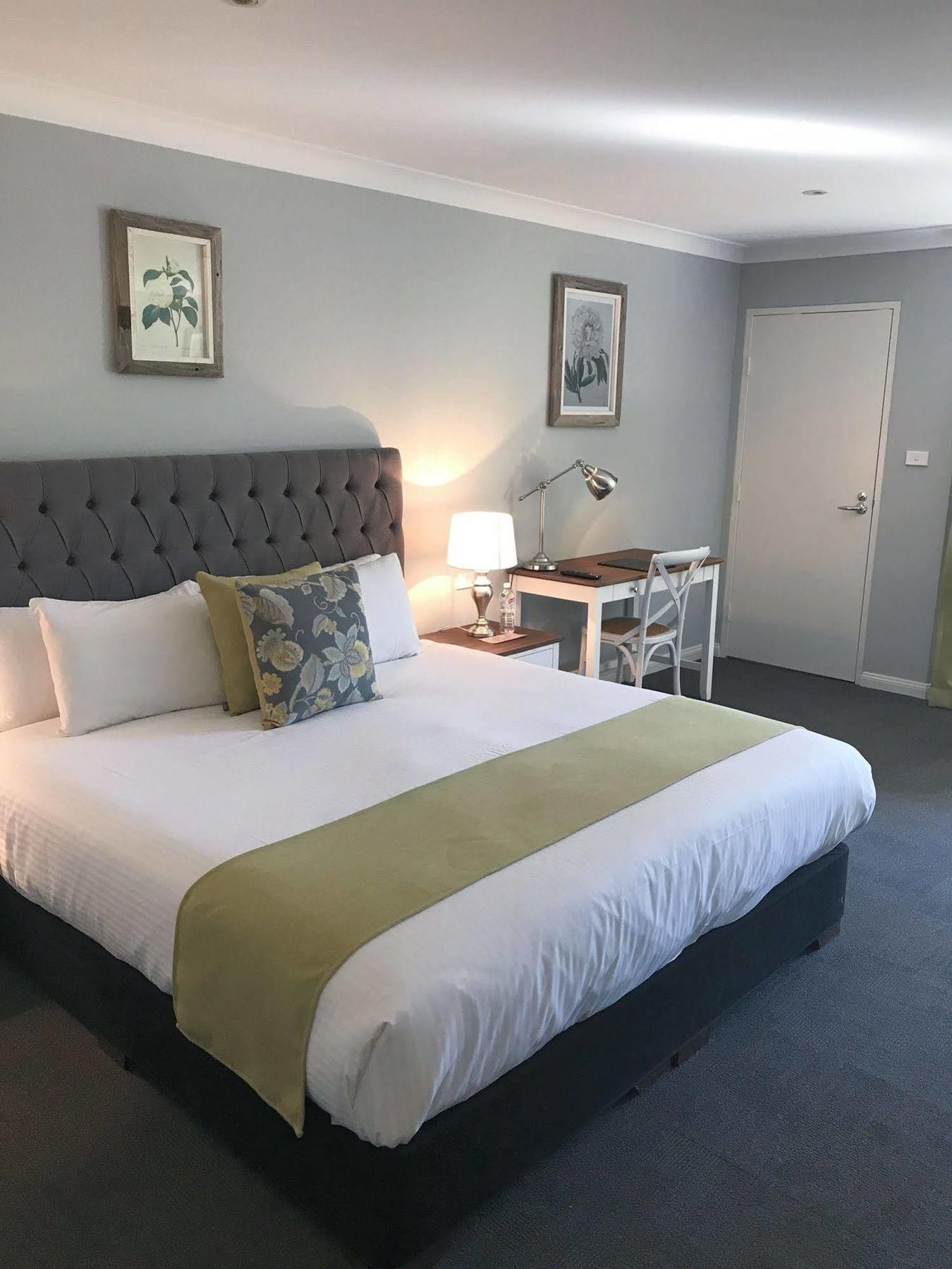Camden Valley Inn Esterno foto